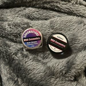 MBA Cosmetics Eyeshadow Flakes